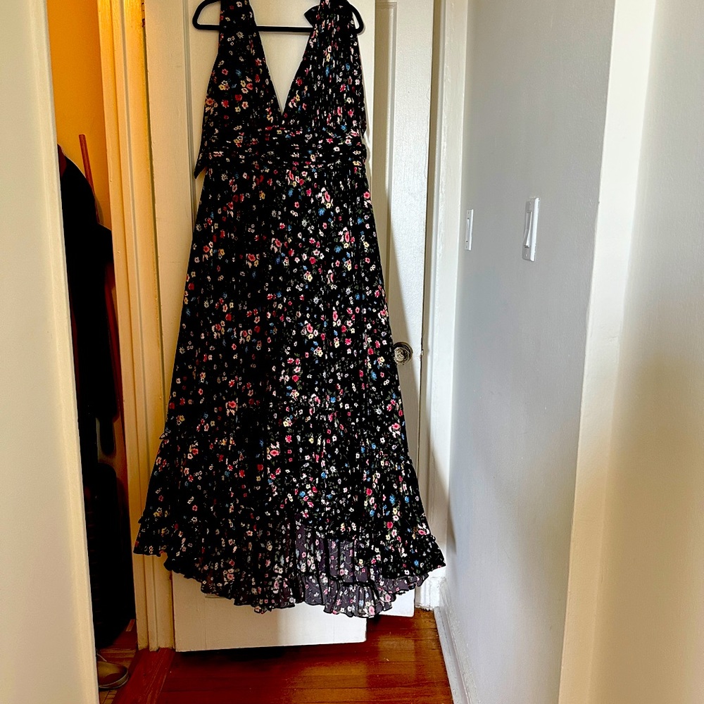 Mac Duggal, never worn, Floral Print, Soft Tie, Sleeveless, Tiered, Gown